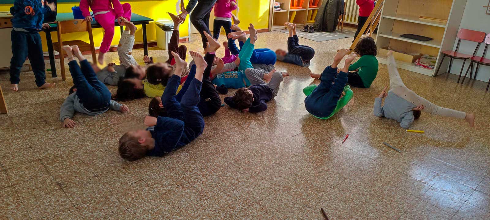 bambini pratica yoga